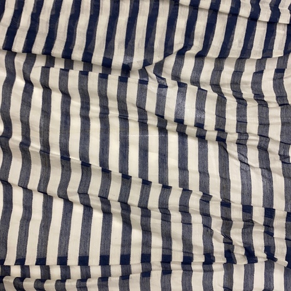 Navy & White Scarf 🧣 - Picture 7 of 8